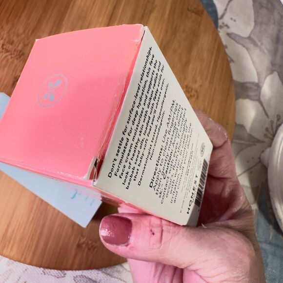 Honest Face Cream and Face Spray - Picture 7 of 13